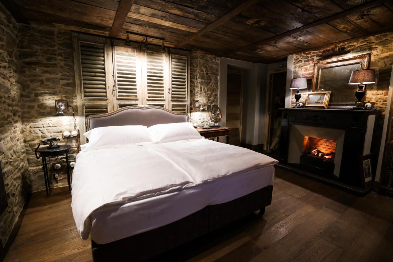 La Piazzetta Degli Artisti - Boutique B&B Bossolasco ภายนอก รูปภาพ