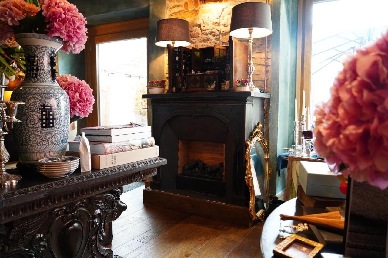 La Piazzetta Degli Artisti - Boutique B&B Bossolasco ภายนอก รูปภาพ